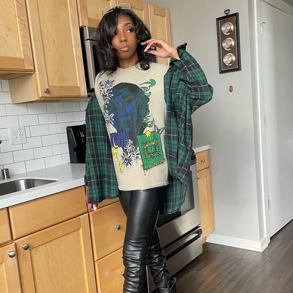 Brand New Urban Outfitters Graphic Long Sleeve Shirt - Picture 4 of 6